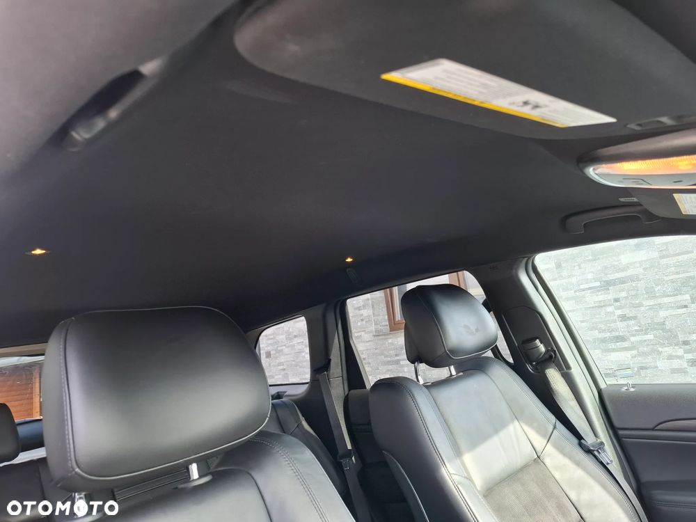 Jeep Grand Cherokee - 31