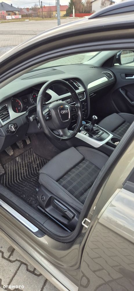 Audi A4 Allroad 2.0 TDI Quattro - 12