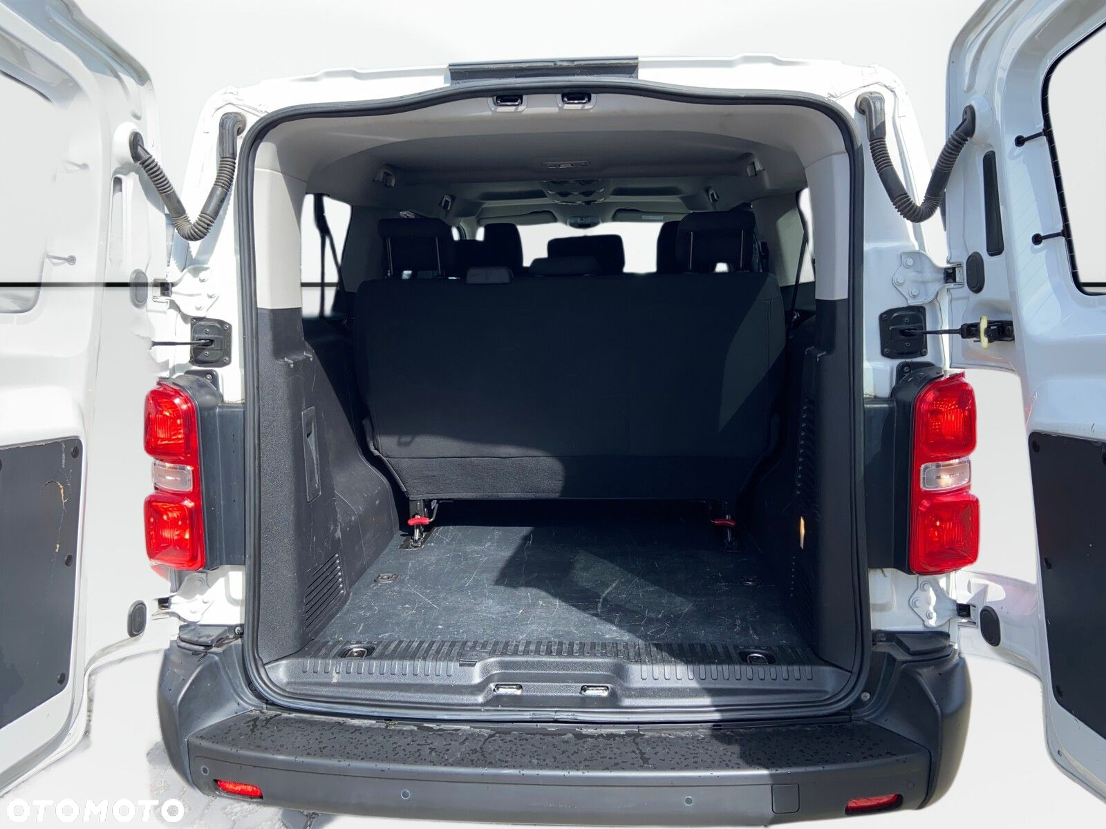 Toyota ProAce Kombi 2.0 D-4D Medium 2,8t - 9