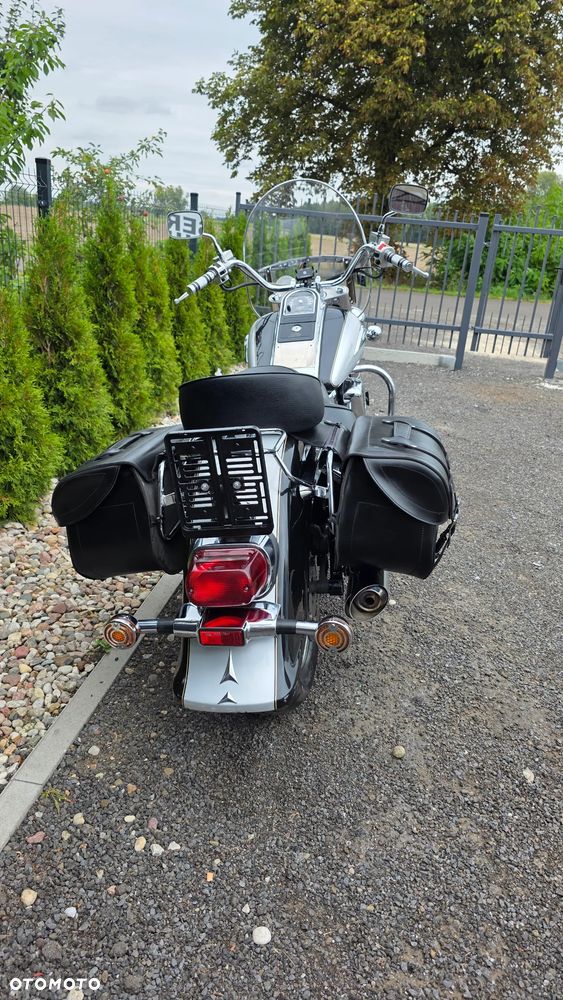 Suzuki Intruder - 7