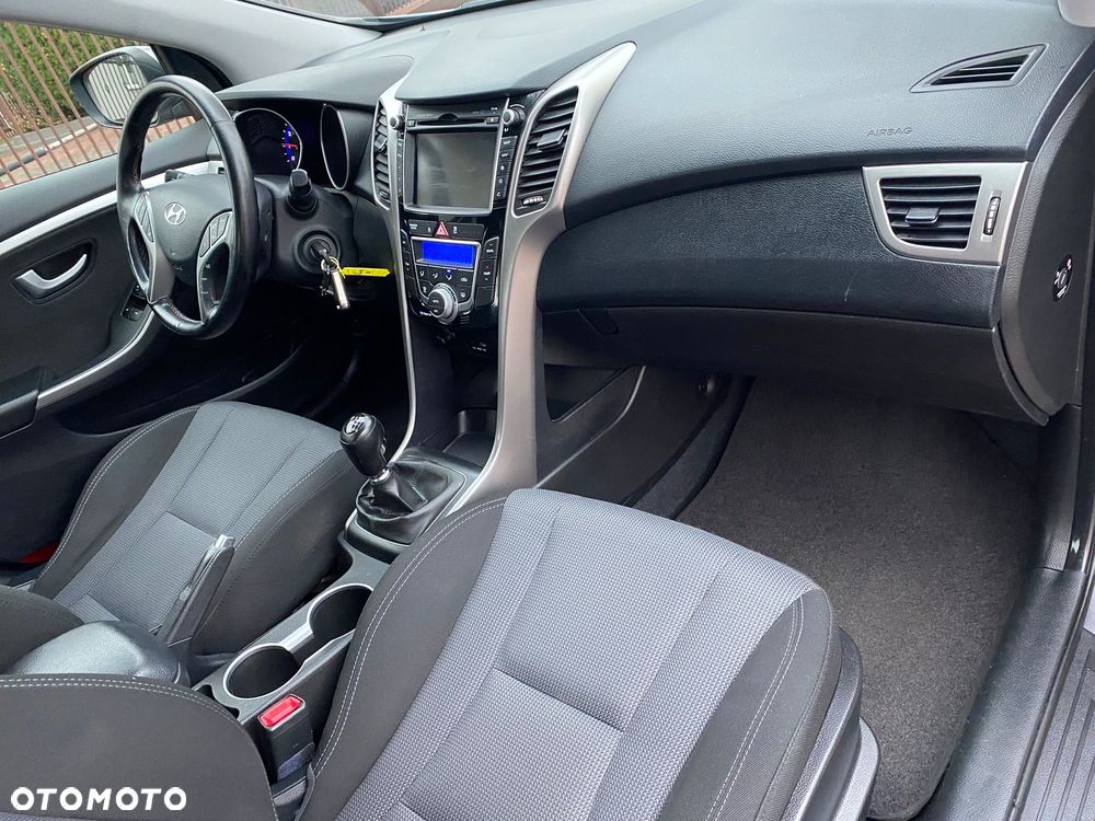 Hyundai i30 blue 1.6 GDI Trend - 16