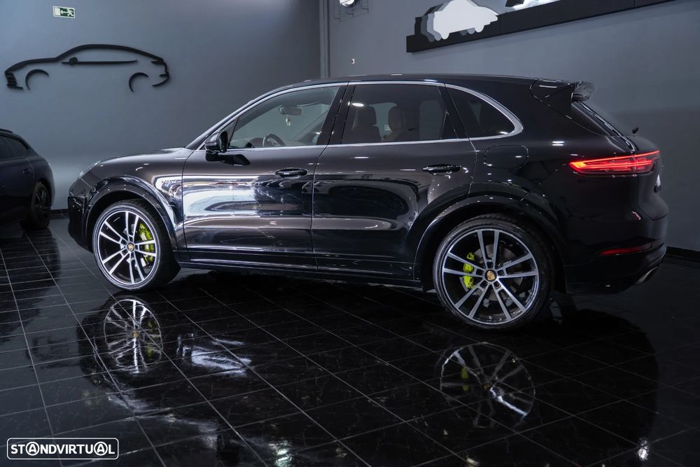 Porsche Cayenne - 2