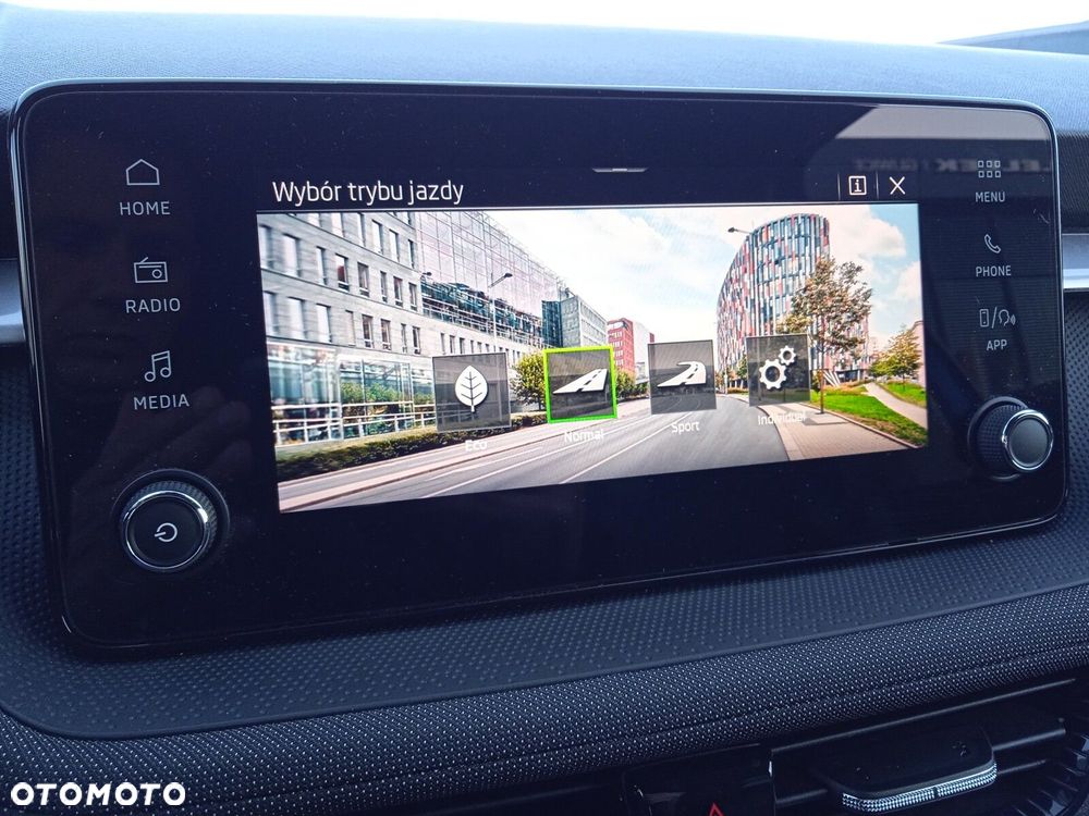 Skoda Fabia 1.0 TSI Selection DSG - 25