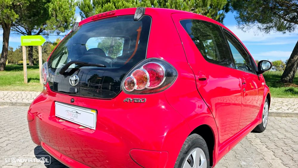 Toyota Aygo Connect - 16