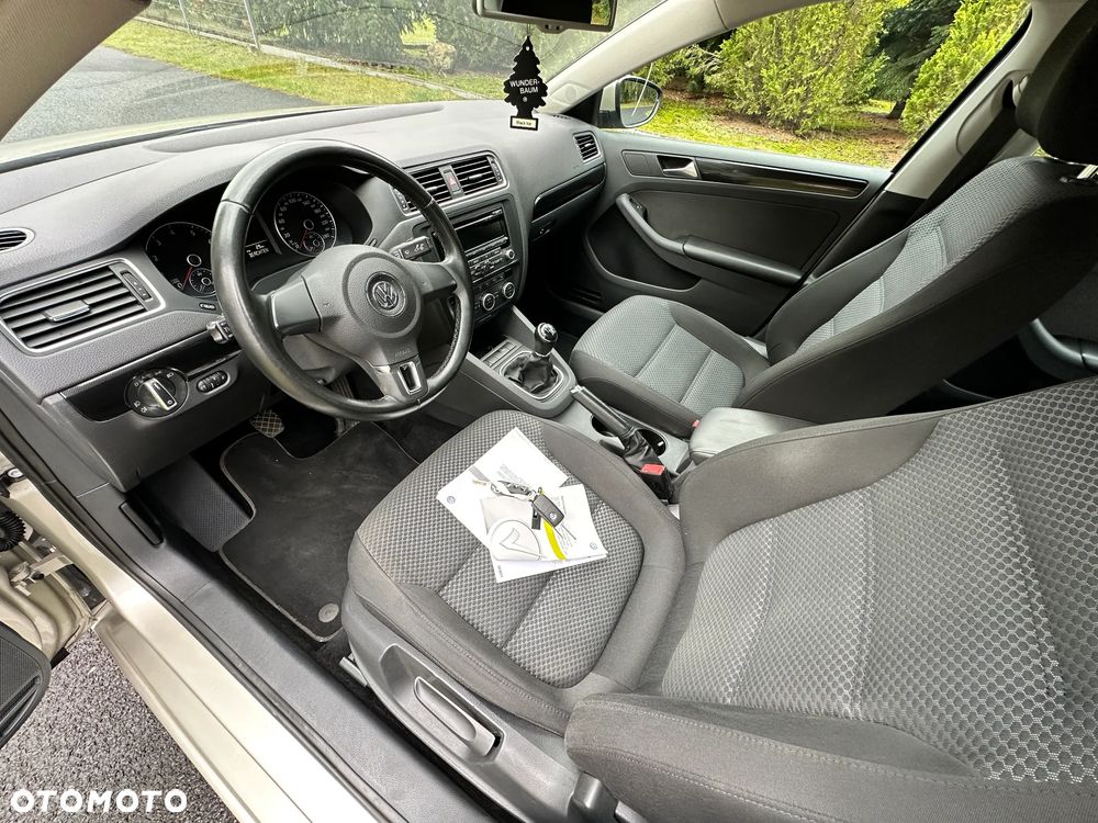 Volkswagen Jetta 1.2 TSI BlueMotion Technology Comfortline - 19