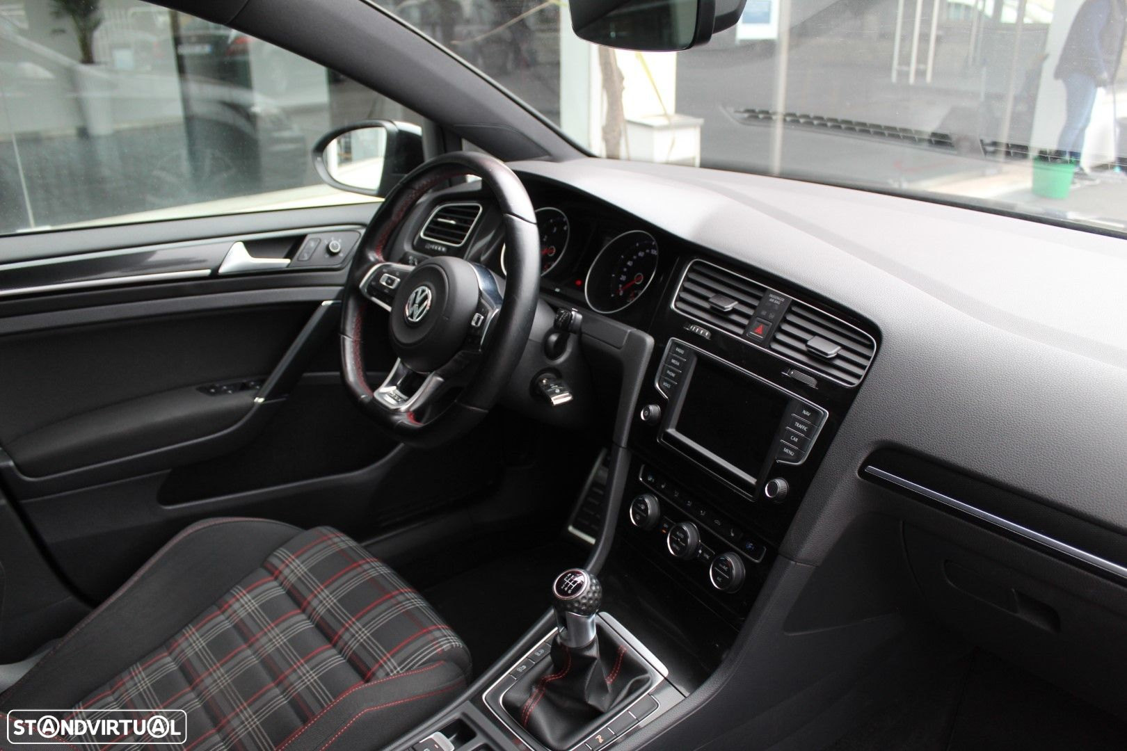VW Golf 2.0 TSi GTi Performance - 24