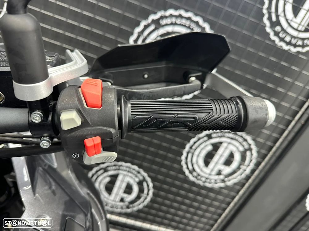 Benelli TRK 502 - 10