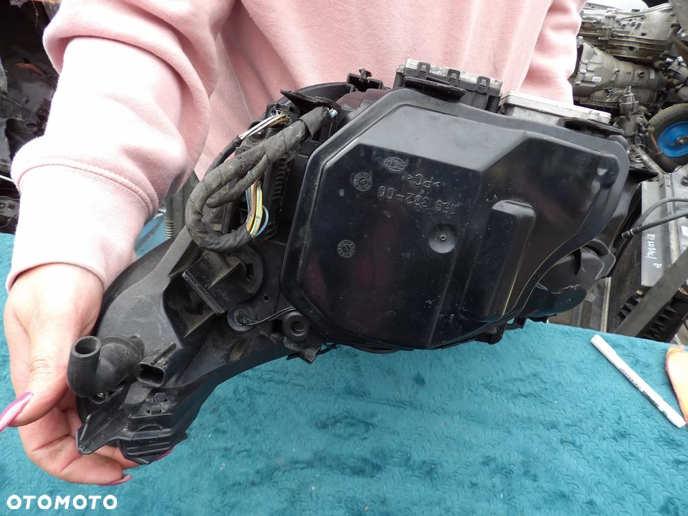BMW - E60 - PRAWA LAMPA PRZEDNIA - XENON - NIE SKRĘTNA - EUROPA - 7