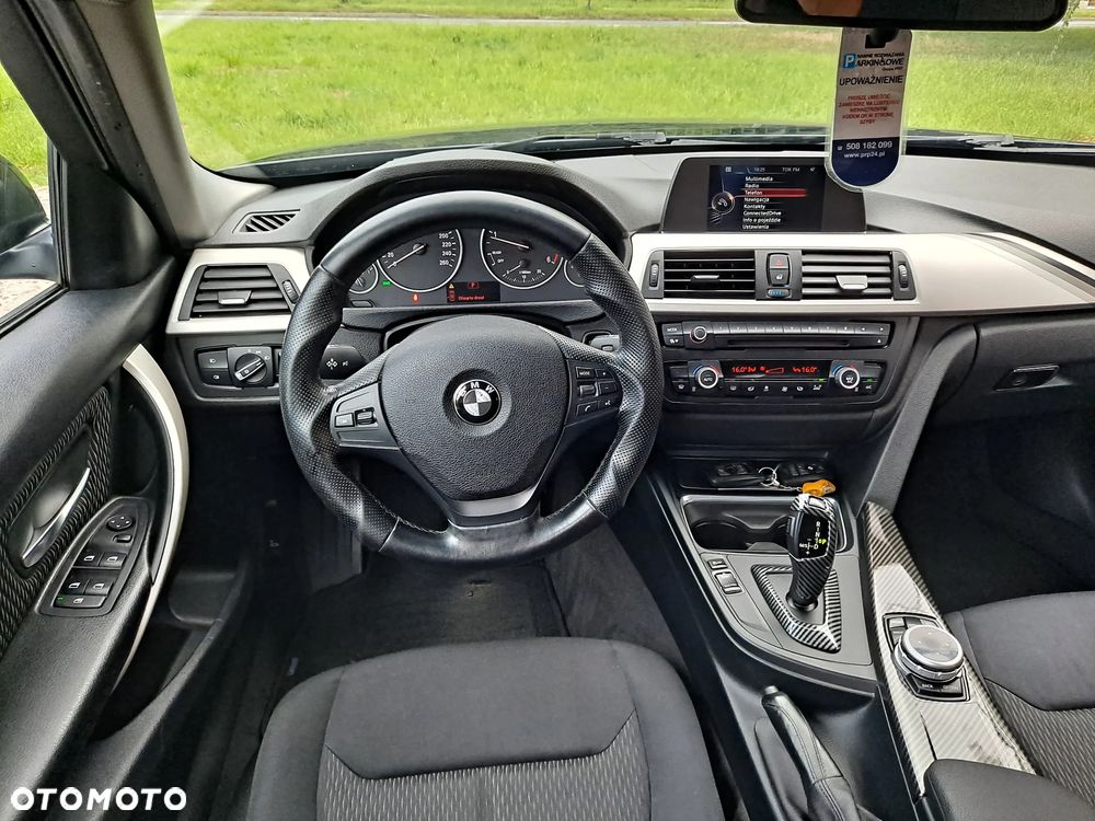 BMW Seria 3 320d Touring Sport Line - 7