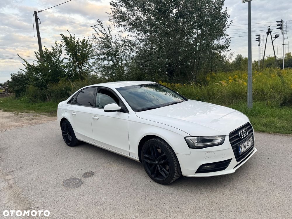 Audi A4 Limousine - 1