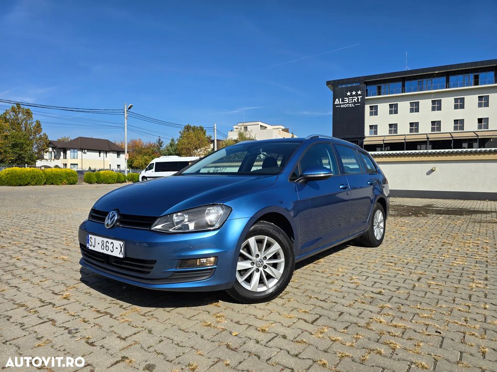 Volkswagen Golf - 6