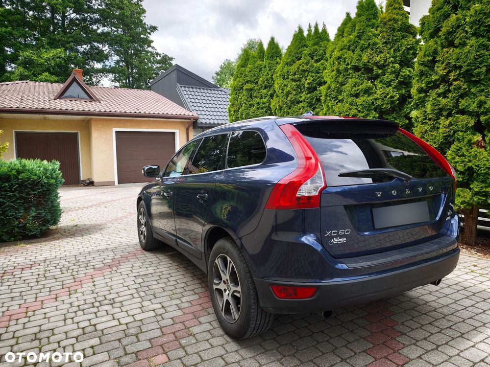 Volvo XC 60 T6 AWD Momentum - 5