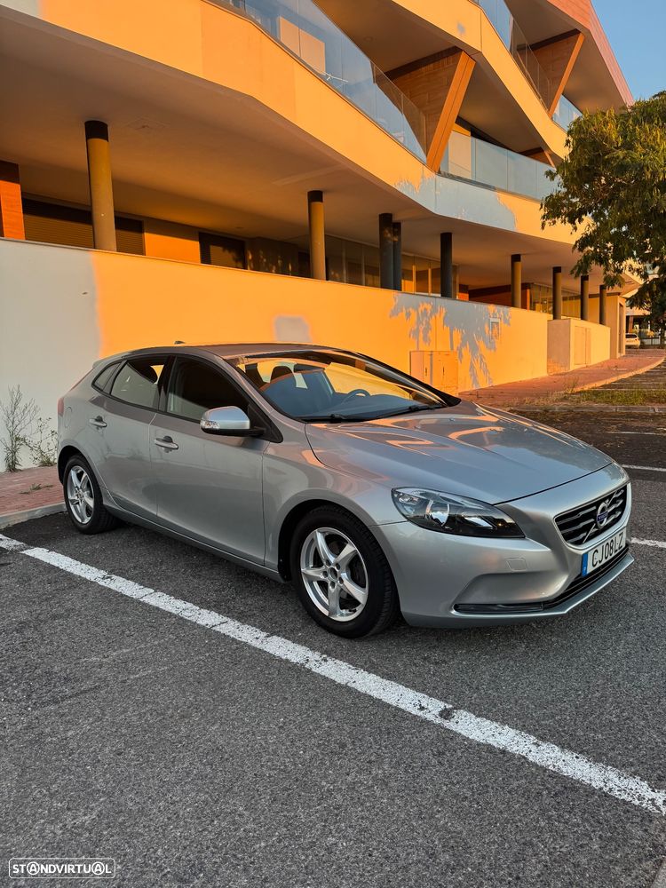 Volvo V40