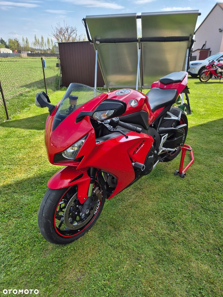 Honda CBR - 1