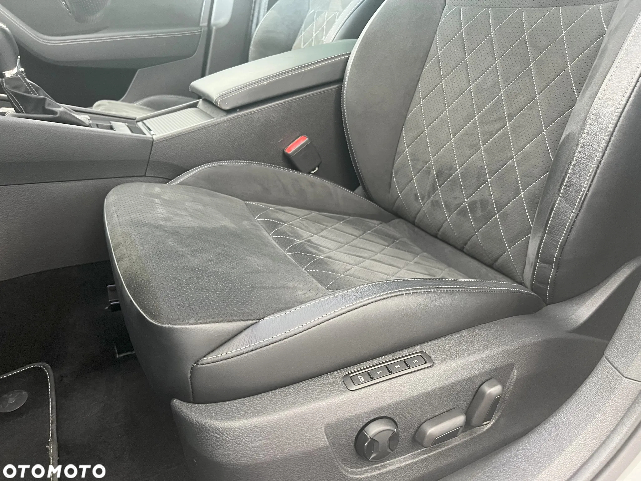 Skoda Superb 2.0 TDI SCR 4x4 Sportline DSG - 19
