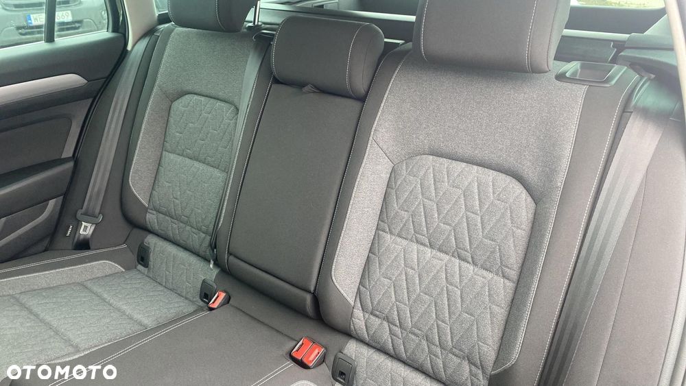 Volkswagen Passat - 13