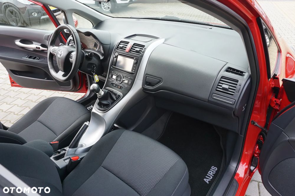 Toyota Auris 1.6 Executive - 27