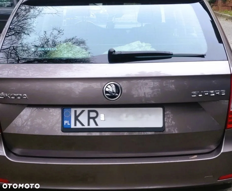 Skoda Superb 2.0 TDI Ambition DSG - 8