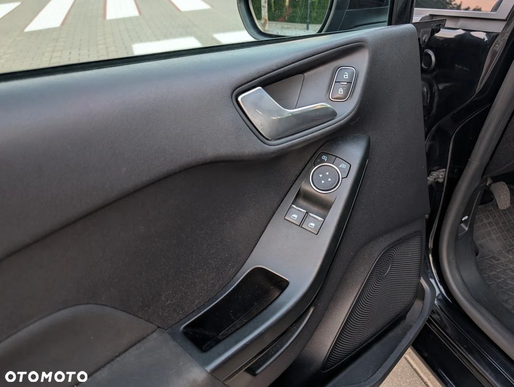 Ford Fiesta 1.5 TDCi SYNC Edition - 24