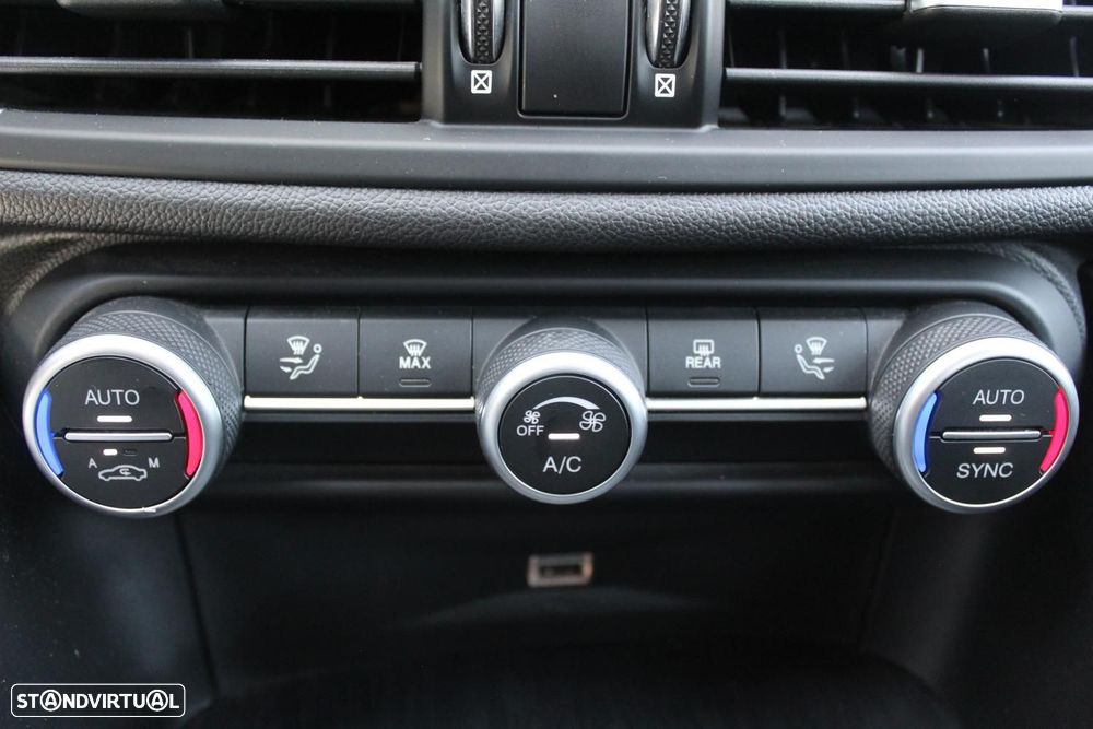 Alfa Romeo Giulia 2.2 D Super AT8 - 19