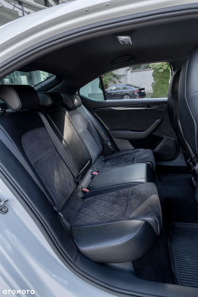Skoda Superb 2.0 TDI Sportline DSG - 13