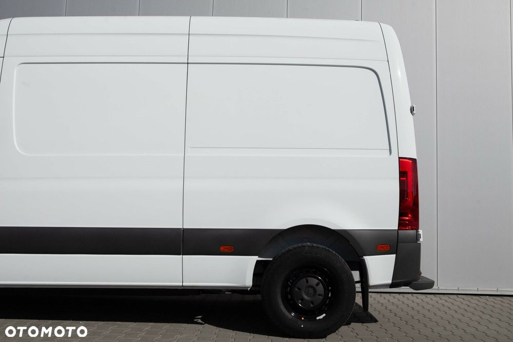 Mercedes-Benz eSprinter - 10