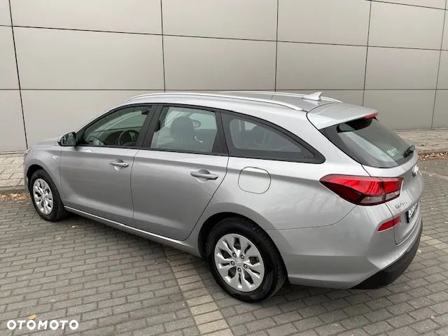 Hyundai i30 1.5 DPI Classic + - 6