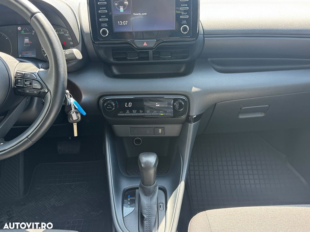 Toyota Yaris - 12