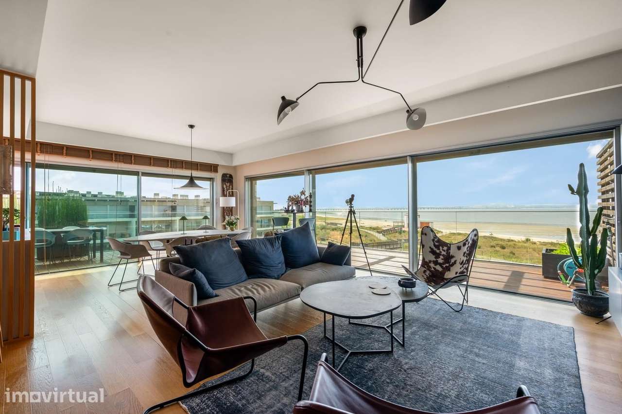 Penthouse T3 com piscina, Alcochete