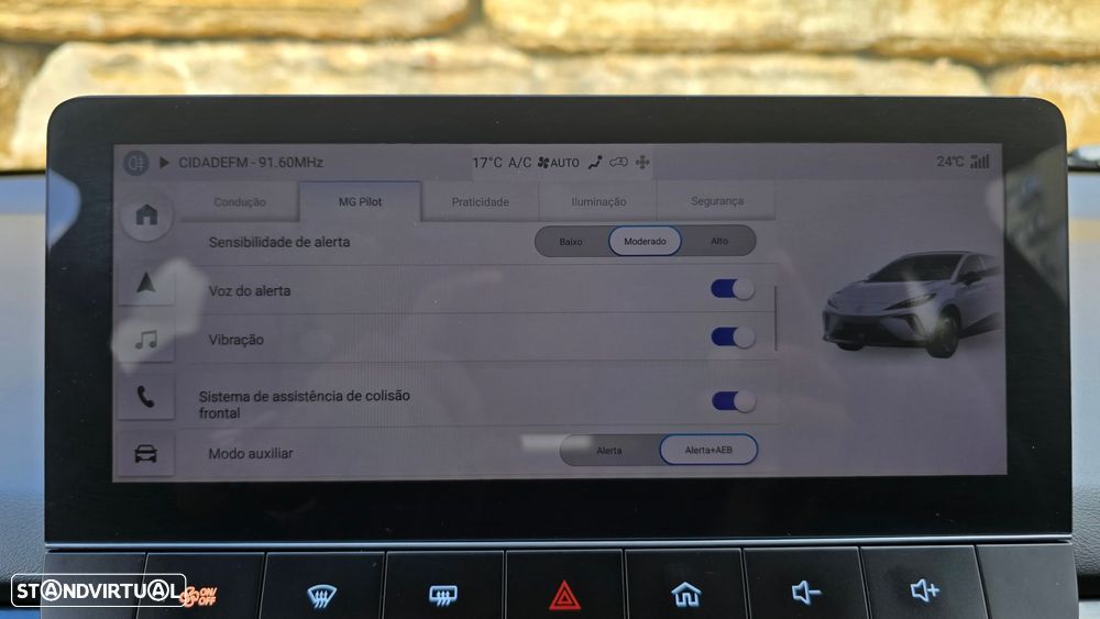 MG MG4 64 kWh Luxury - 31