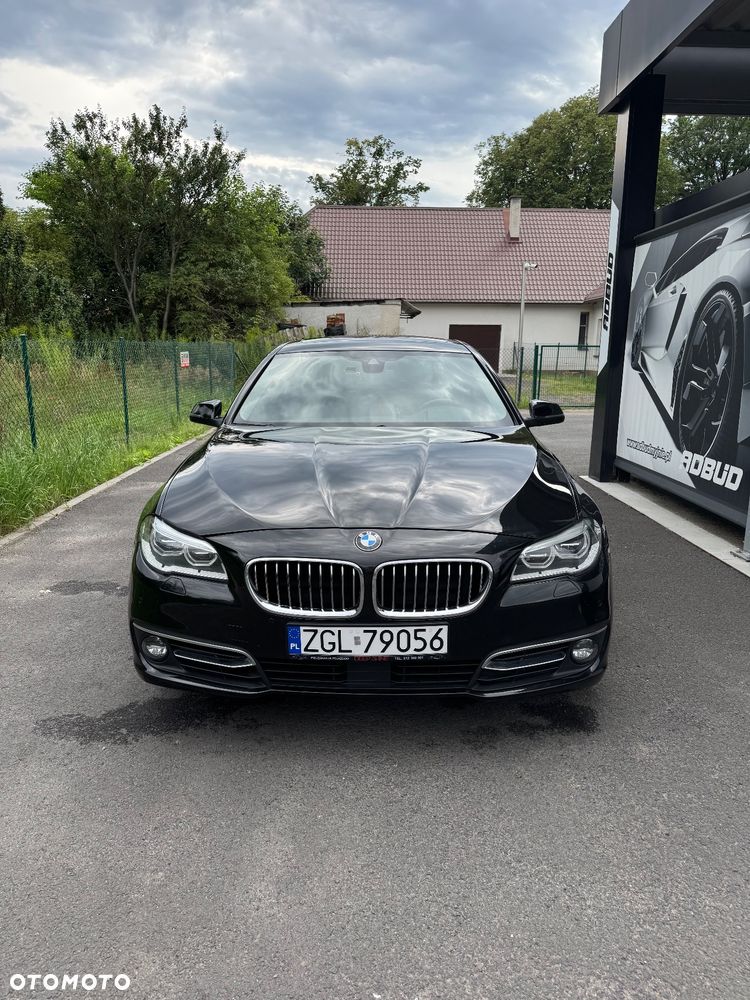 BMW Seria 5 530d xDrive Luxury Line - 1