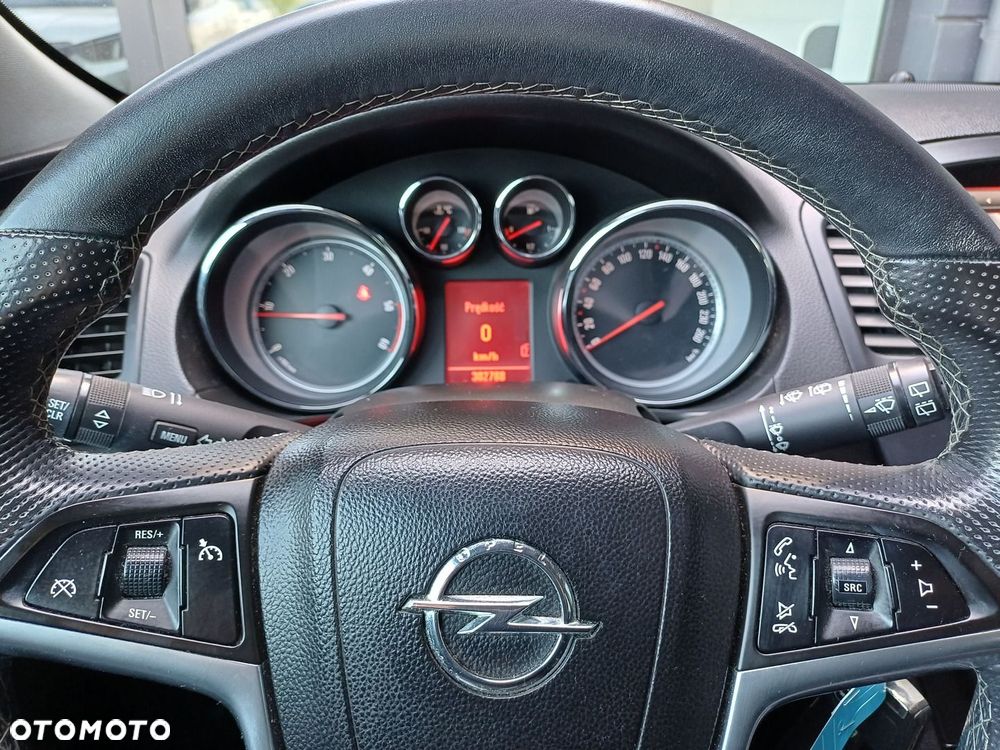 Opel Insignia - 19
