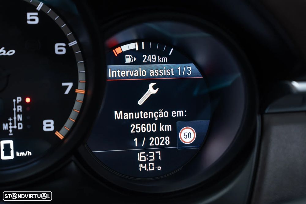 Porsche Macan Turbo PDK - 31