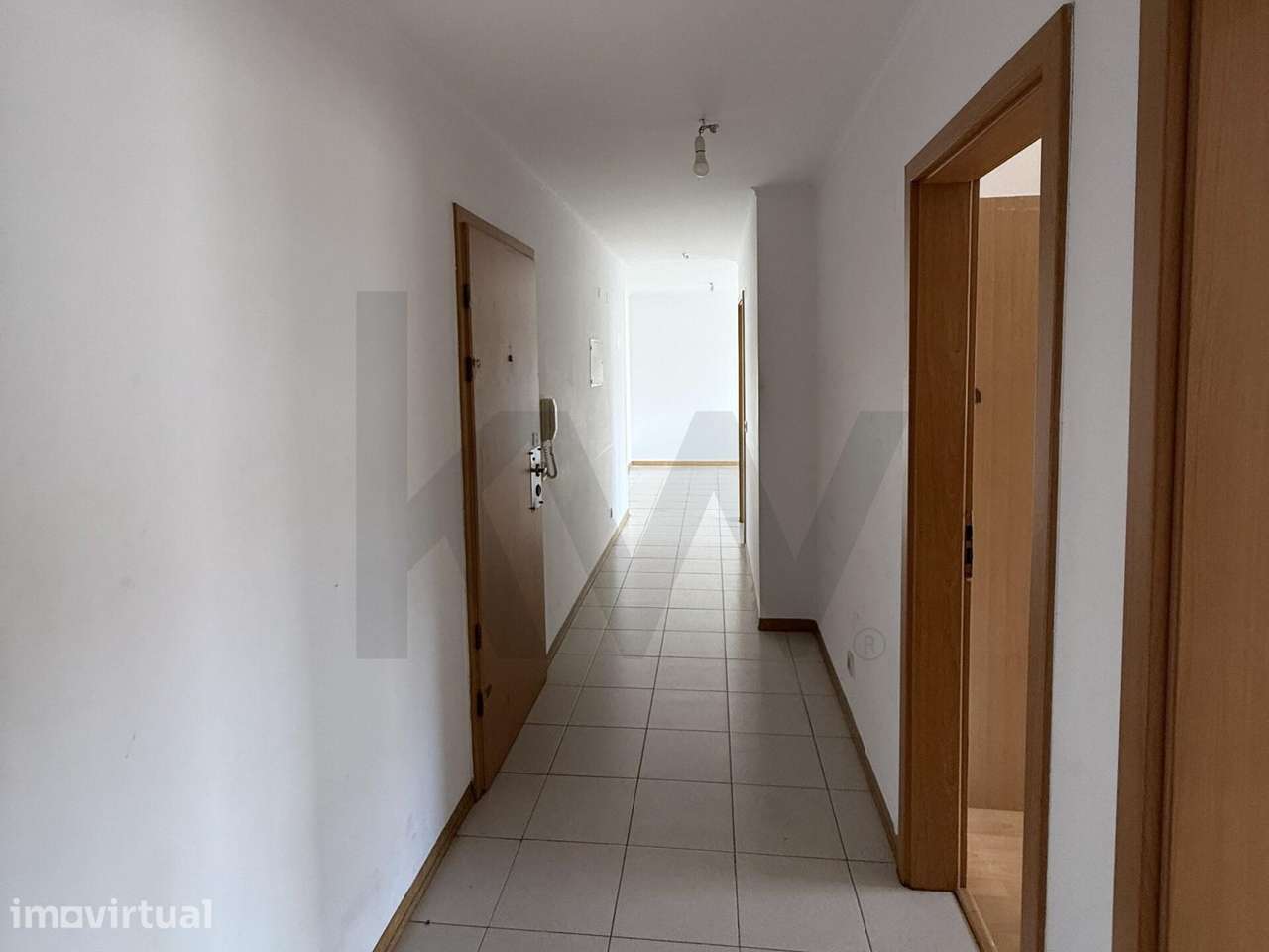 Apartamento T2 com 70 m2 na Mina de Água, Amadora - Grande imagem: 4/12