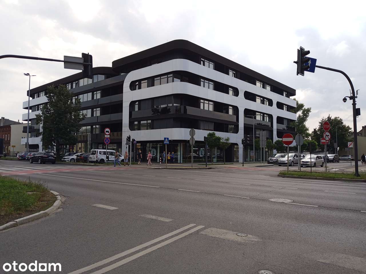 Grunwaldzka 25/M-5/77m2/miejsce postojowe/piwnica