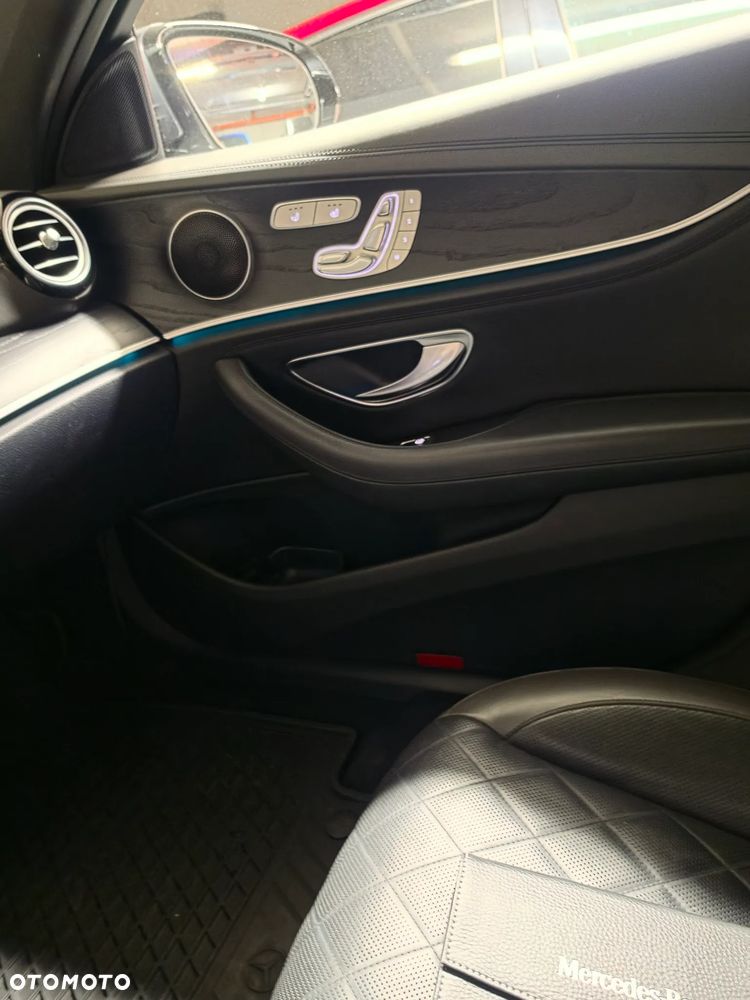 Mercedes-Benz Klasa E 220 d 4-Matic All-Terrain - 9