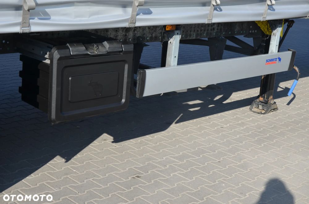 Schmitz Cargobull VARIOS / 2 POZIOMY JAZDY / OŚ PODNOSZONA / DACH POD. /  CODE XL / OCYNK 3671 - 17