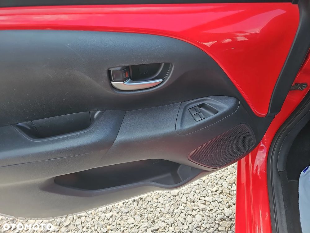 Toyota Aygo x-play - 13
