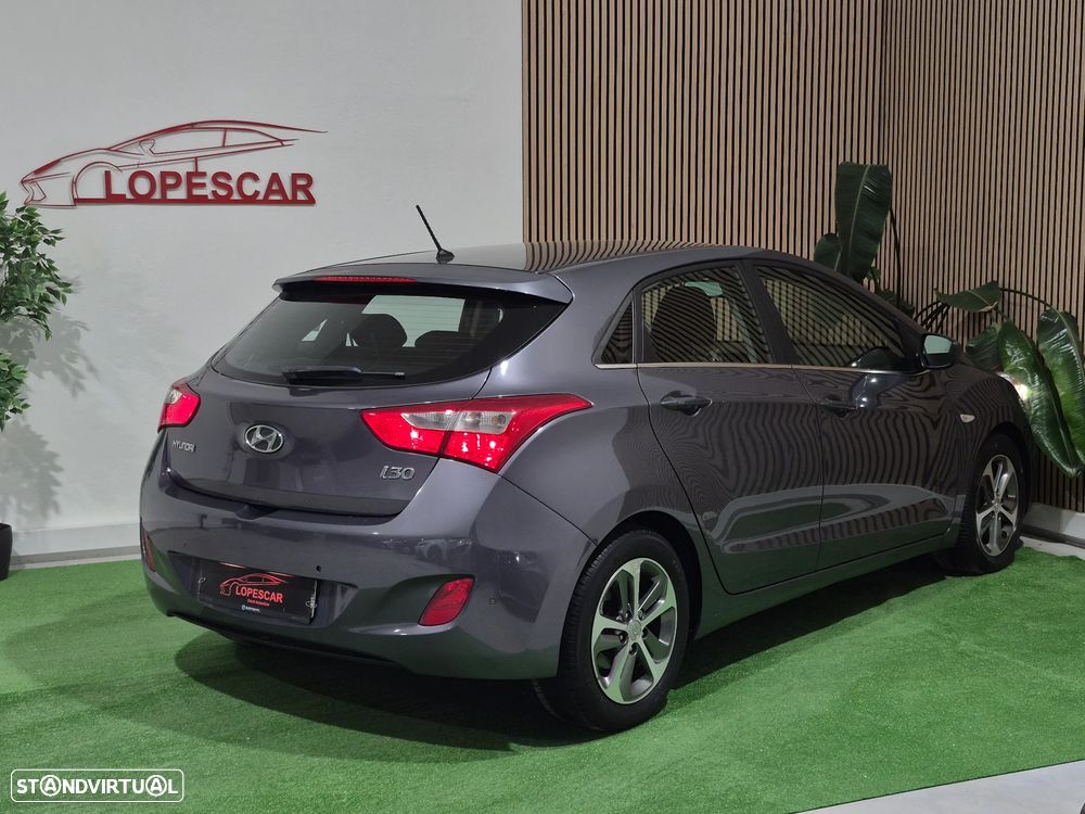 Hyundai i30 1.6 CRDI Blue Comfort J16 - 6