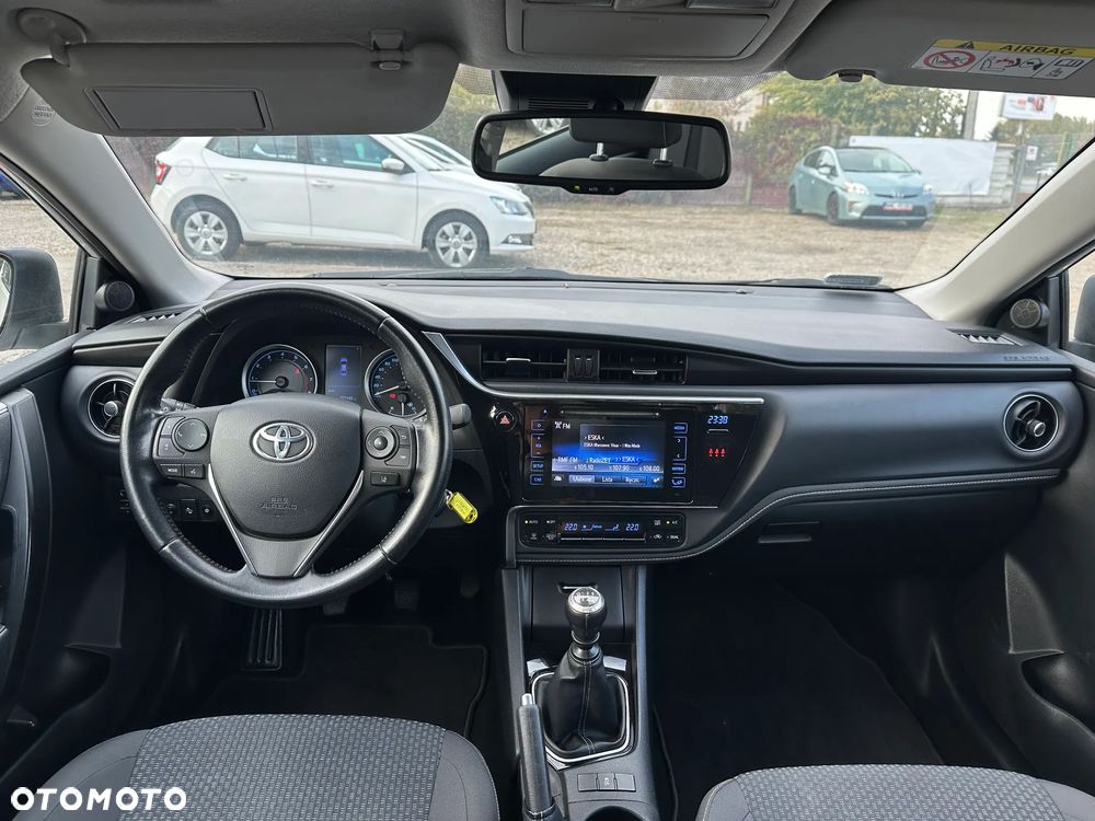 Toyota Corolla - 13