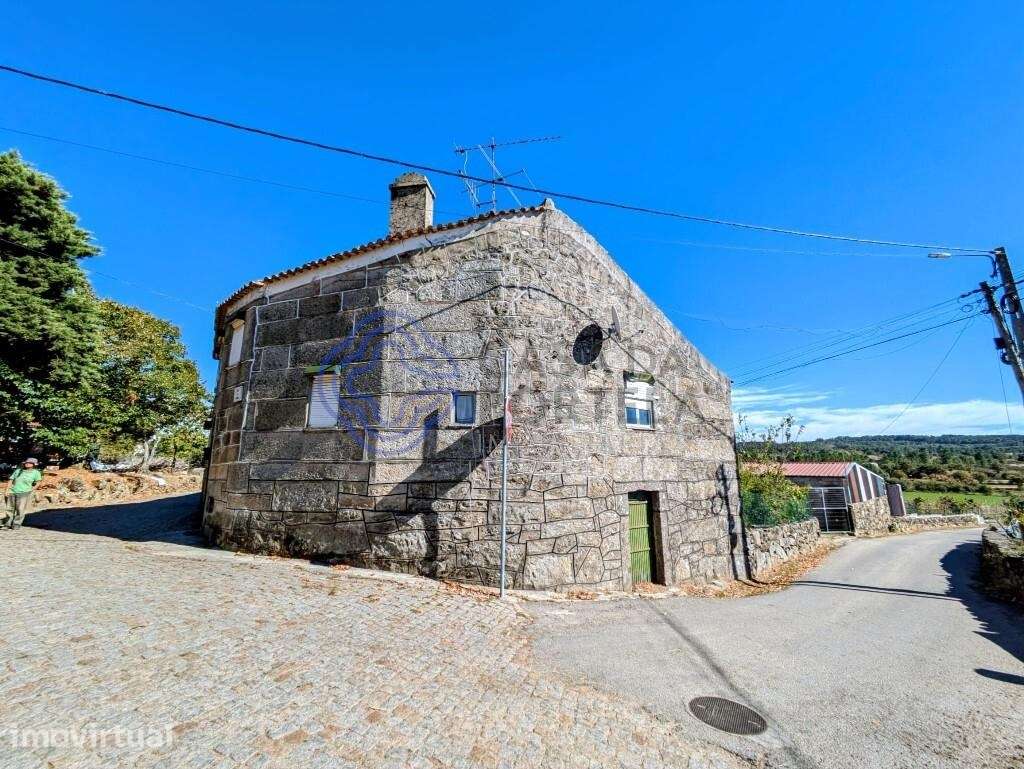 Moradia em pedra para remodelação - Grande imagem: 2/21