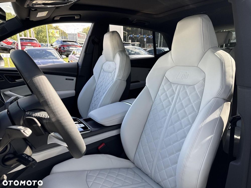 Audi SQ8 - 11