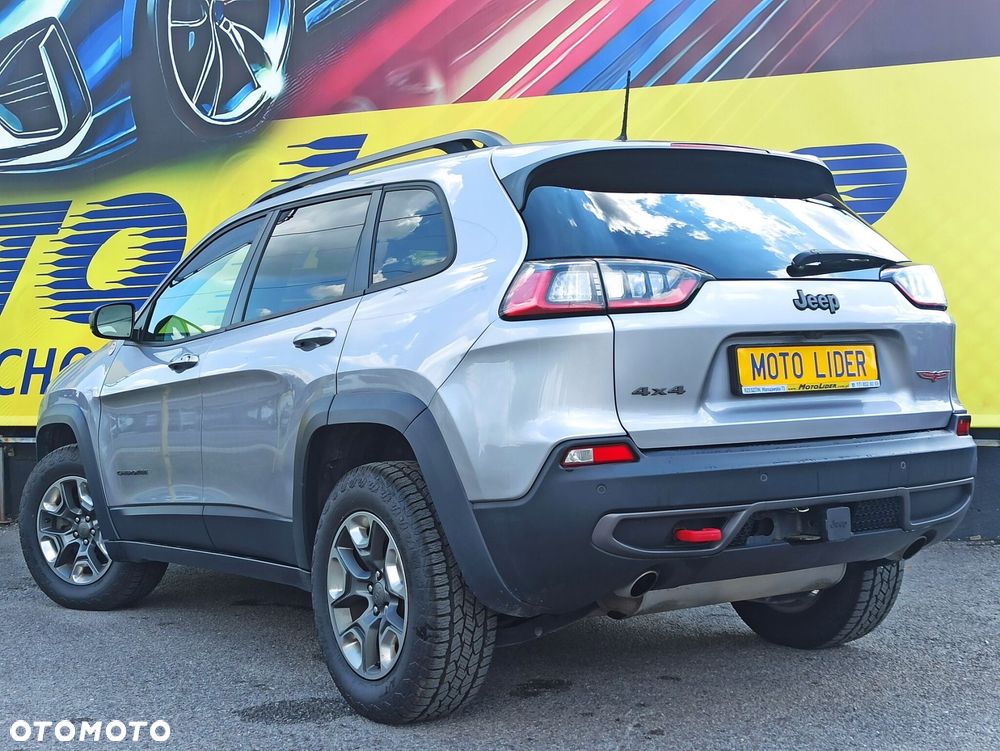 Jeep Cherokee - 31