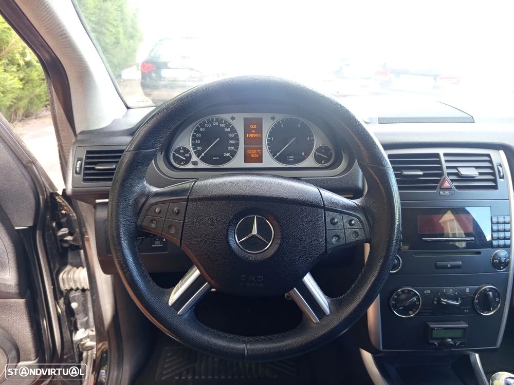 Mercedes-Benz B 180 CDI - 11