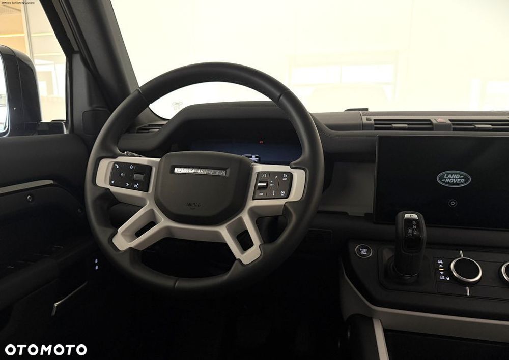 Land Rover Defender - 11
