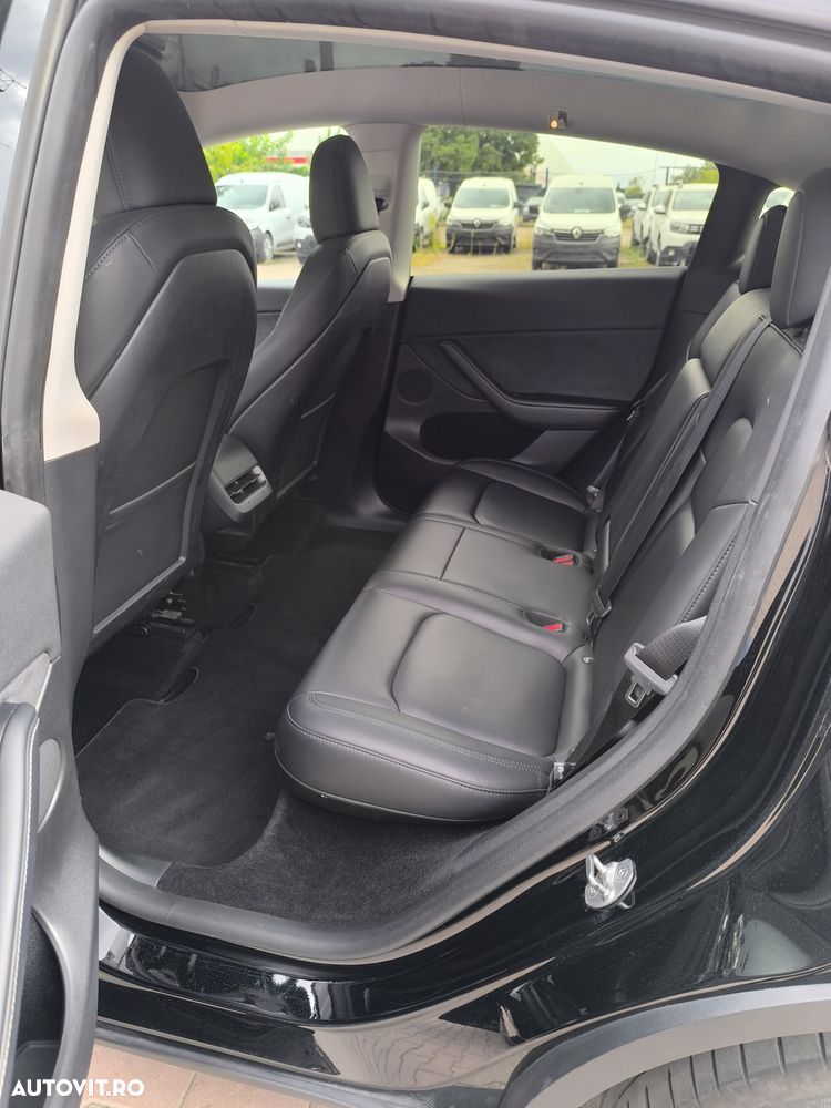 Tesla Model Y RWD - 10