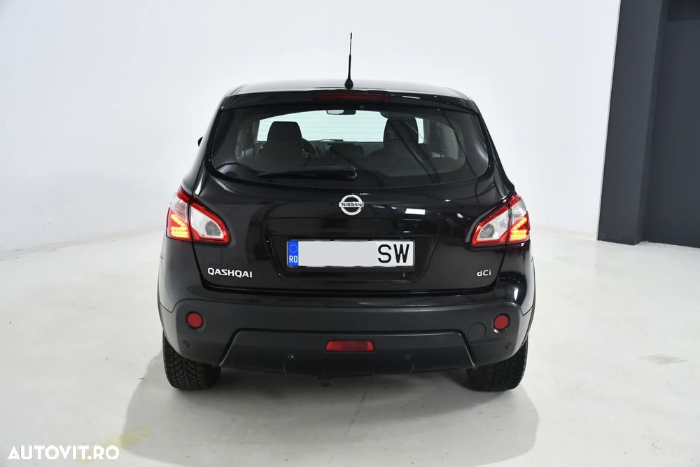 Nissan Qashqai 1.5 dCi DPF visia - 12
