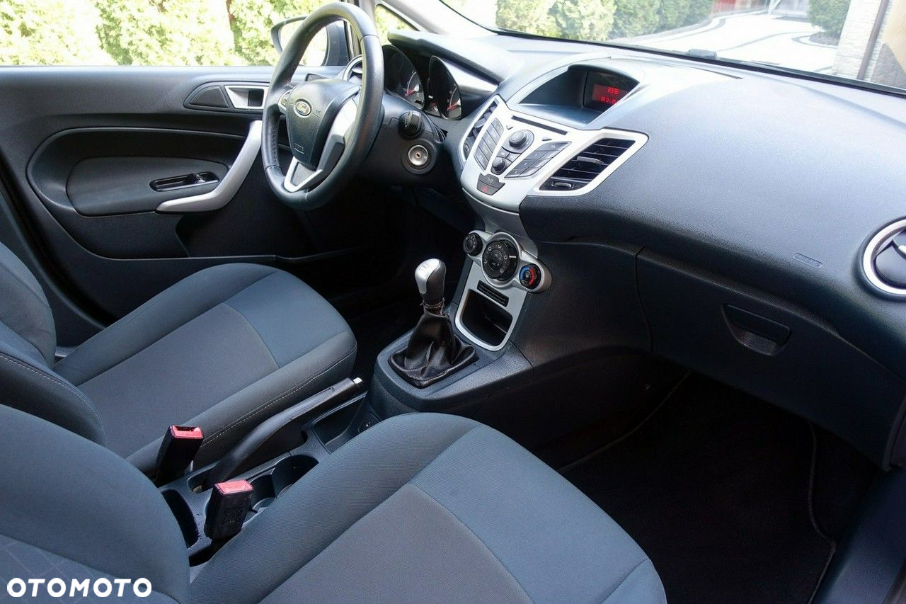 Ford Fiesta - 12