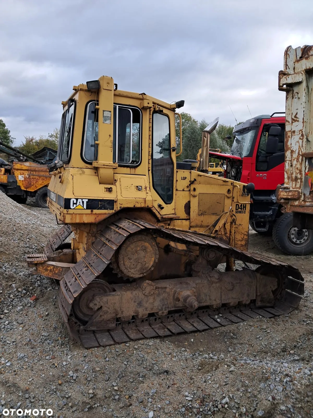 Caterpillar D4H - 4