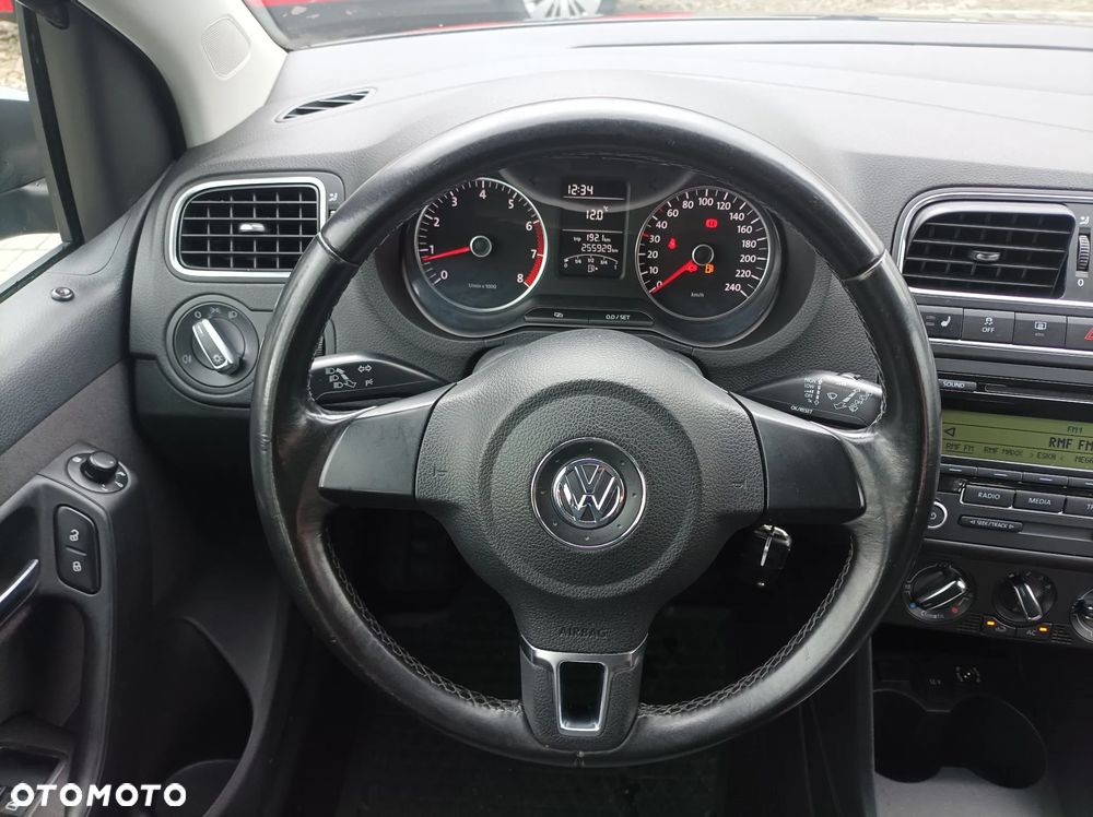 Volkswagen Polo 1.4 Highline - 28